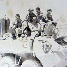 А. Рудовский - крайний слева. (г. Баграм,1988 г.)